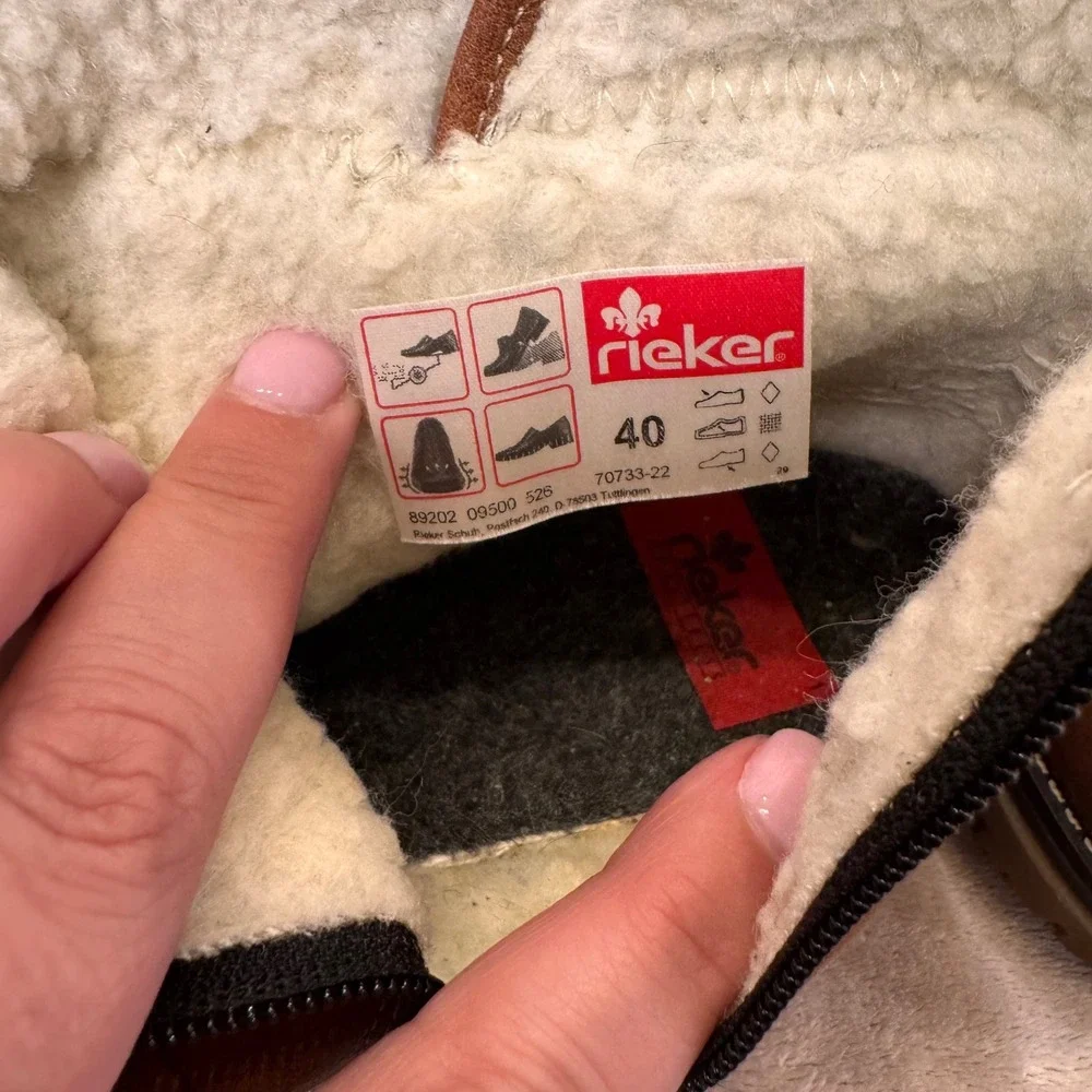Rieker lace up
